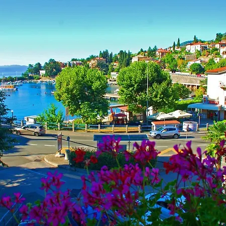 Apartmani Senka Ika Exterior photo